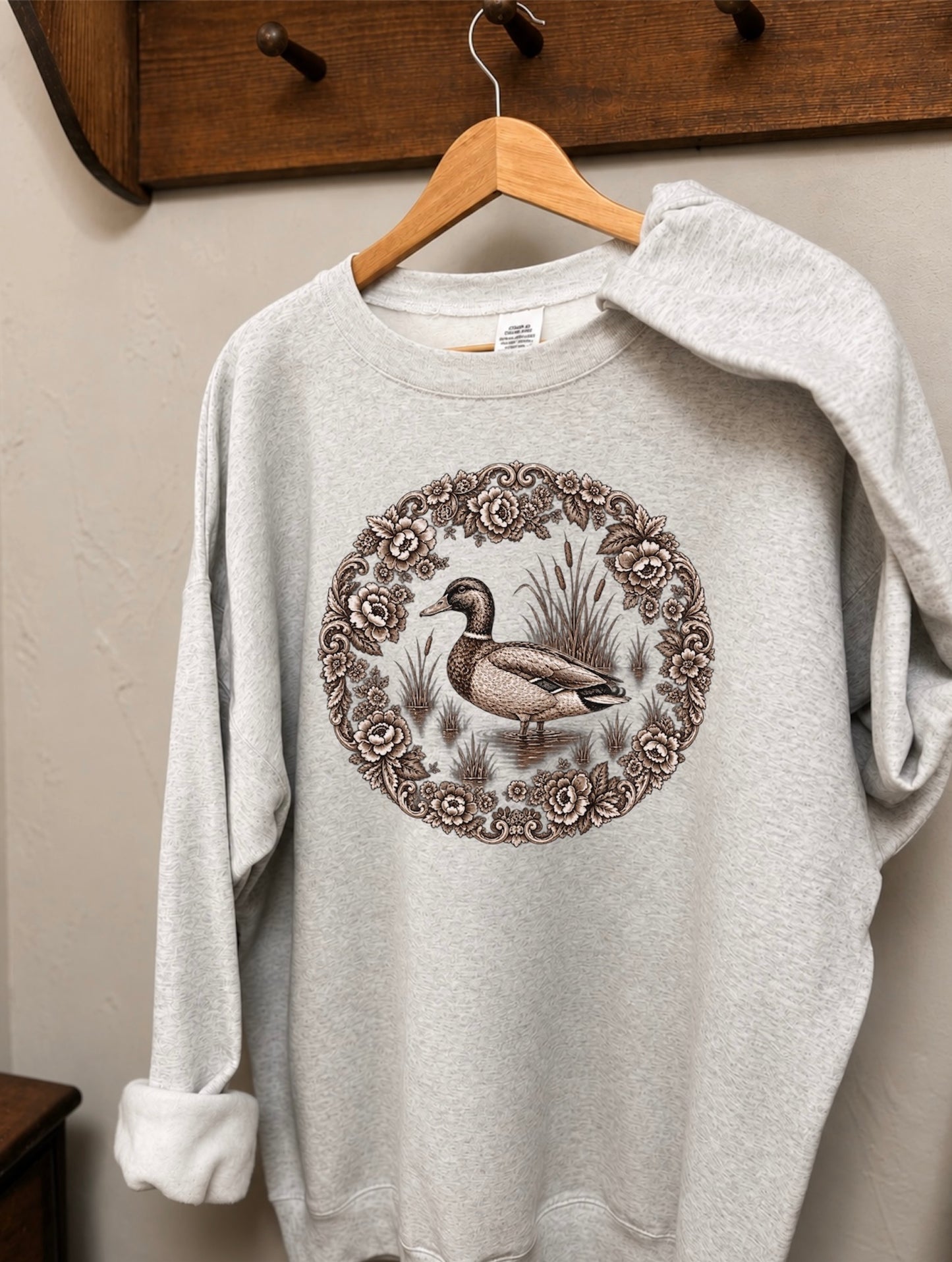 Field & Floral Fowl Pendant Crewneck